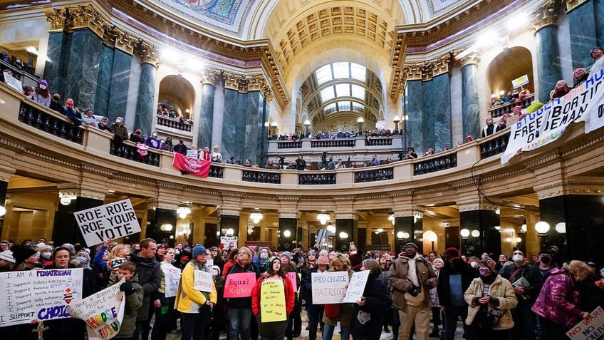 wisconsin resumes offering abortions following 1 year hiatus
