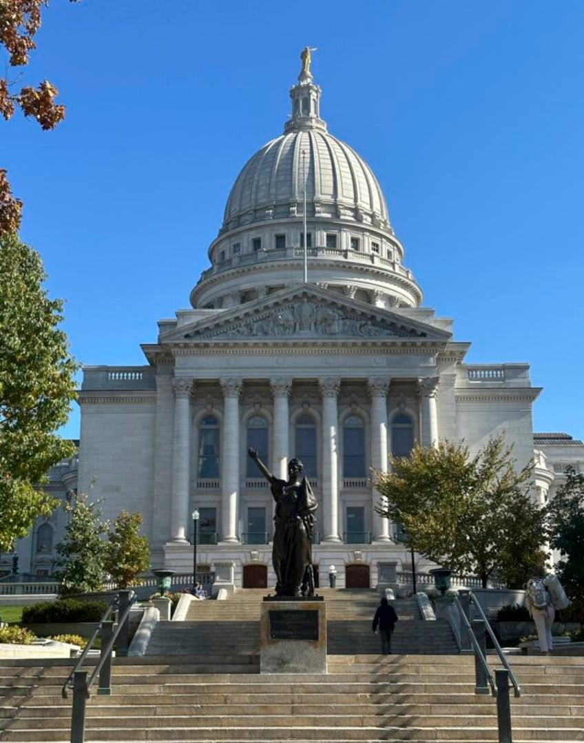 wisconsin supreme court hearing arguments on redistricting that could result in new maps for 2024