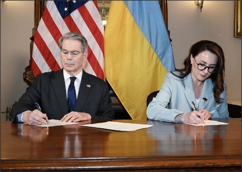 US Treasury Secretary Scott Bessent and Ukrainian First Deputy Prime Minister Yulia Svyryd