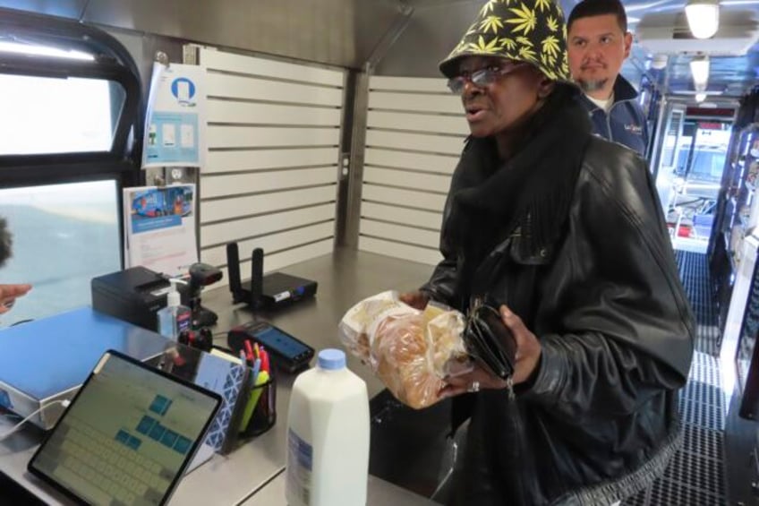 with no supermarket for residents of atlantic city new jersey and hospitals create mobile groceries