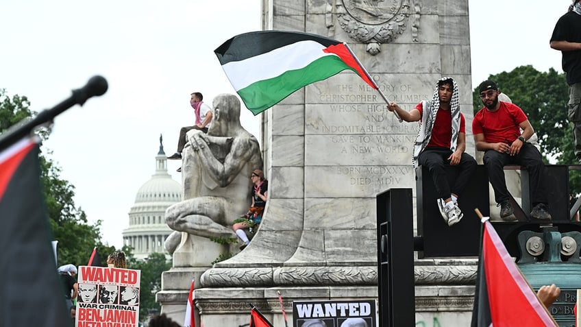 Anti-Israel demonstrators outside Union Station during a joint meeting of Congress with Israeli Prime Minister Benjamin Netanyahu