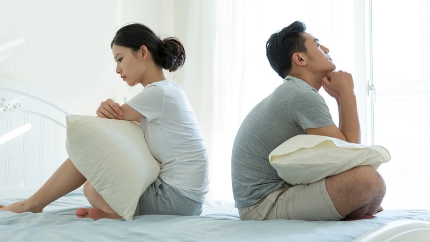 woman complains her boyfriend is wearing her t shirts he has no problem ruining clothes he didnt buy