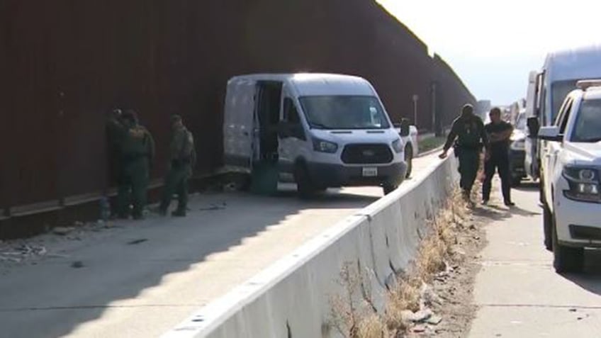 woman dies after falling from us mexico border wall officials say