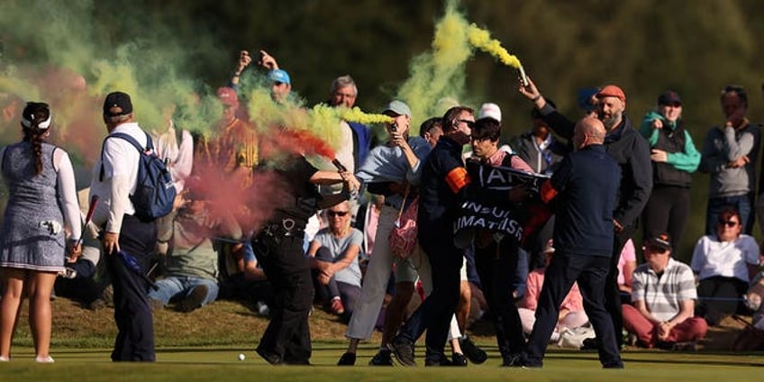 womens british open runner up blasts climate protesters after 17th hole disruption what a bunch of idiots