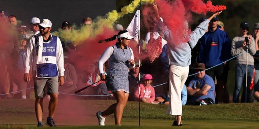 womens british open runner up blasts climate protesters after 17th hole disruption what a bunch of idiots