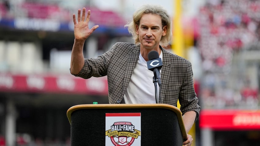 world series champ bronson arroyo shares advice for players facing tommy john surgery just be patient