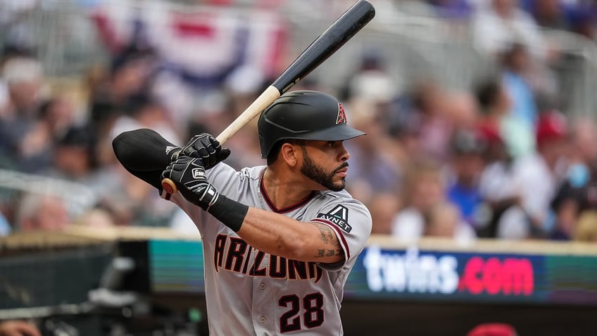 world series game 3 diamondbacks game 2 win over rangers carries momentum back home