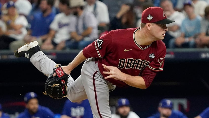 world series game 4 preview d backs look to even series after two run homer powers rangers to 2 1 lead