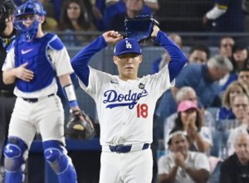 World Series: Los Angeles Dodgers stifle N.Y. Yankees; lead 2 games to none