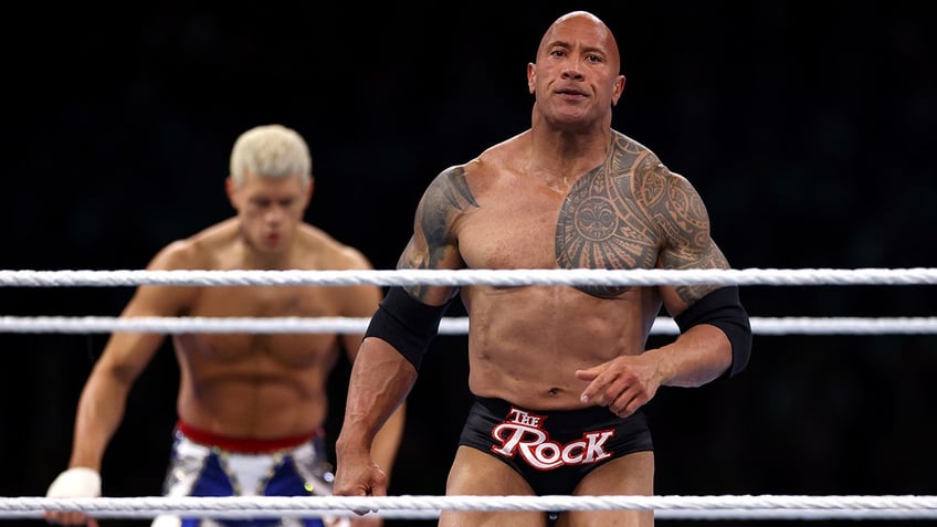 The Rock vs Cody Rhodes