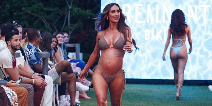 wwe star struts miami catwalk while pregnant theres no shame in it