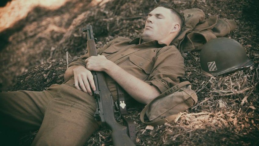 wwii era military sleep method could help insomniacs nod off quickly some claim peace and calm