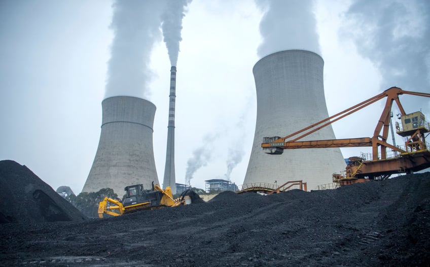 xi jinping holds climate summit as john kerry visits china without meeting with him