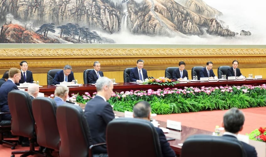 xi jinping hosts personal sit down with us business leaders in desperate bid to lift chinese economy