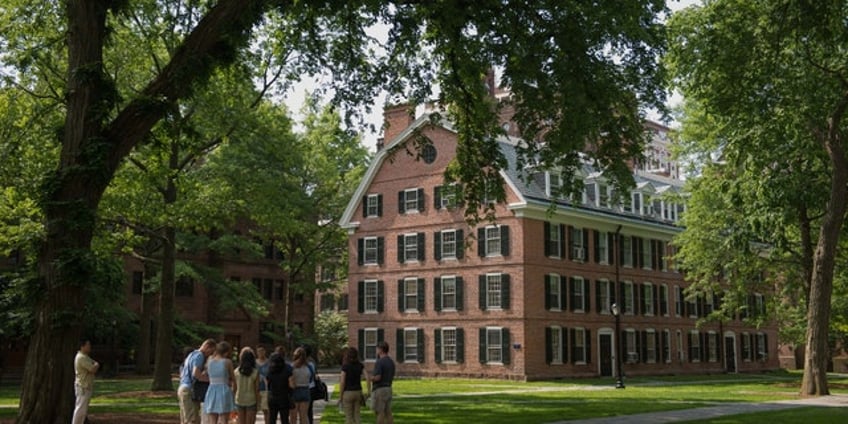 yale police union hands arriving students grim reaper flyers about crime near campus good luck