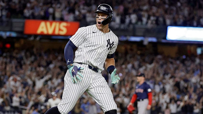 Aaron Judge reacts