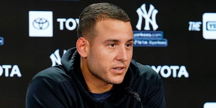 yankees anthony rizzo hits il over post concussion syndrome linked to may incident