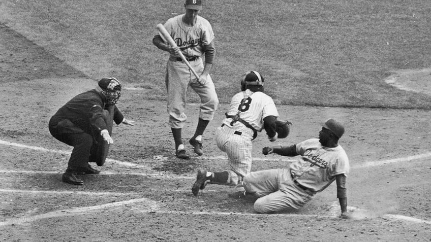 Jackie Robinson steals home