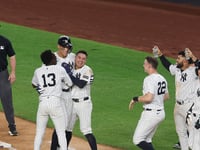 Yankees exploit Mariners closer's incoming pitches with wild movements to relay signs