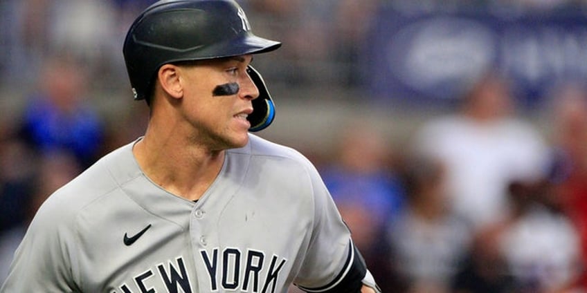 yankees hit rock bottom as they go under 500 in august for first time in almost 30 years