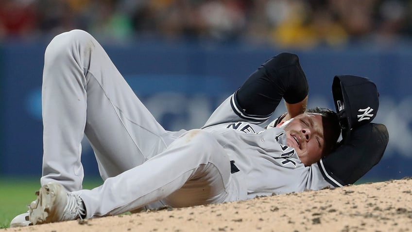 yankees pitcher bloodied carted off after taking 100 mph line drive off head