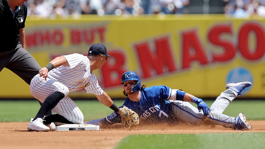 yankees record bizarre out after botched call by umpire