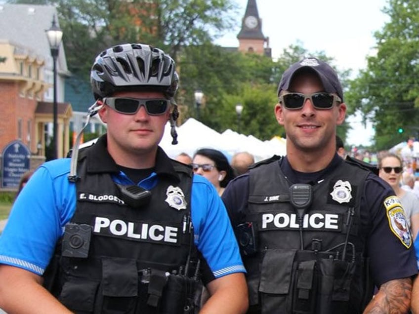 you make us so proud new york police and citizen rescue two from drowning in canal