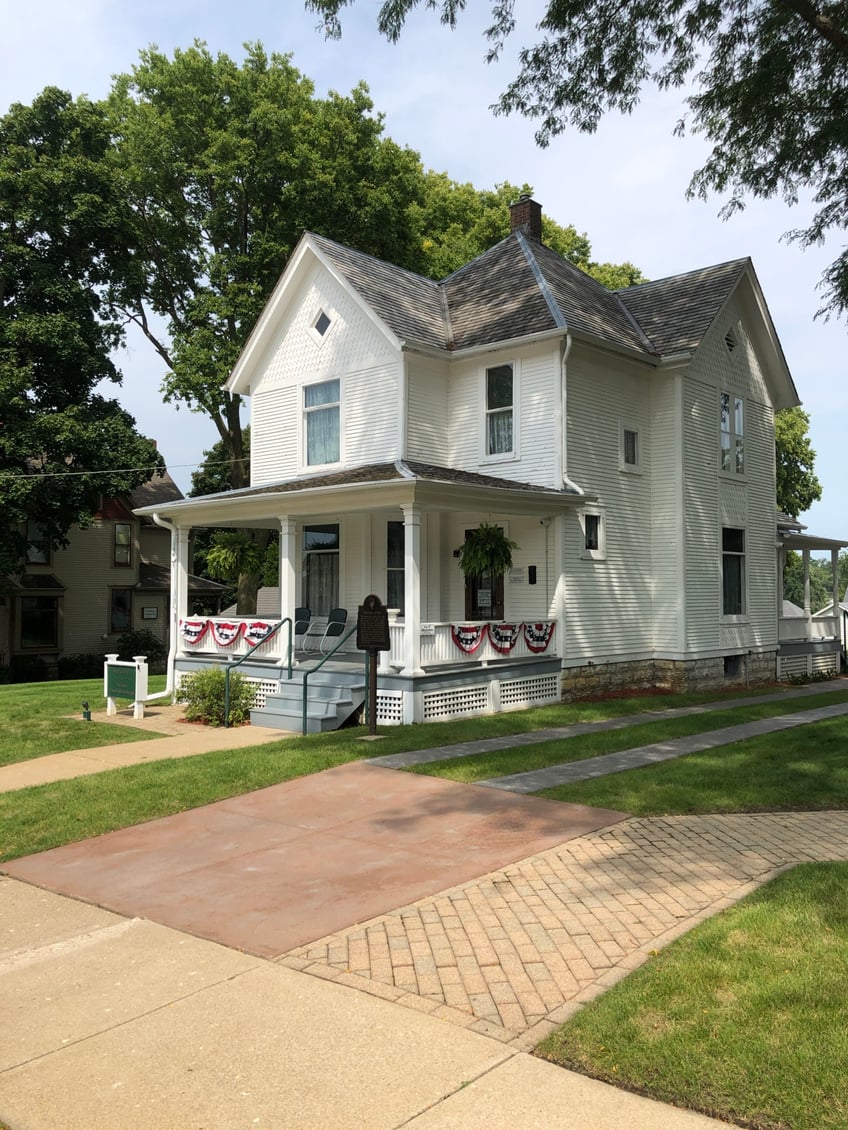 young americas foundations reagan premiere brings out the town in ronald reagans childhood home