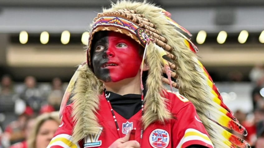 young chiefs fan and dad respond to blackface accusations never meant to disrespect any native americans