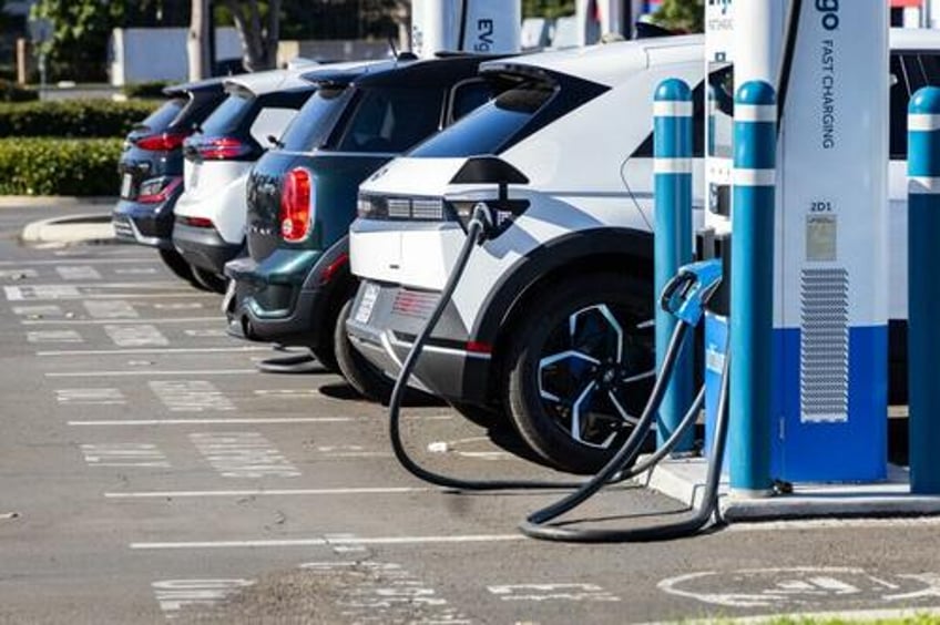 zapped department of transportation halts funding for electric vehicle charging infrastructure