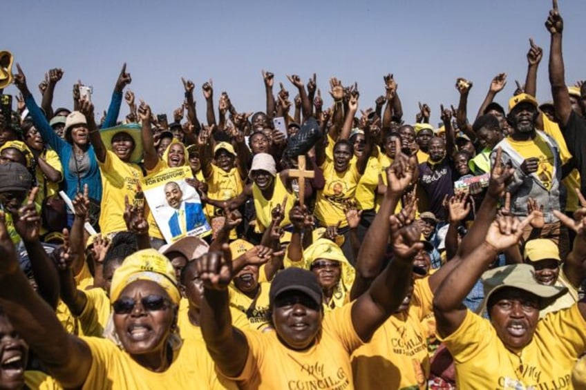 zimbabwe court bars opposition mps from crucial by elections